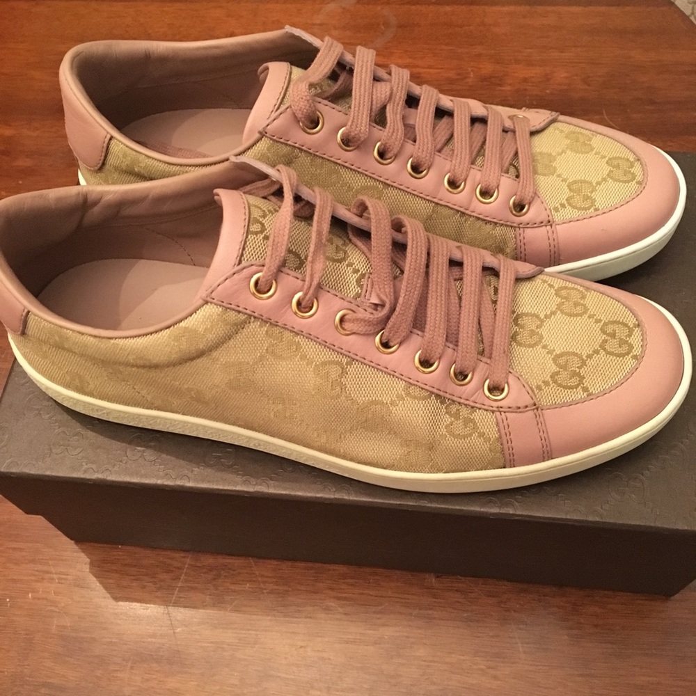 COPY - Gucci GG Supreme Sneakers